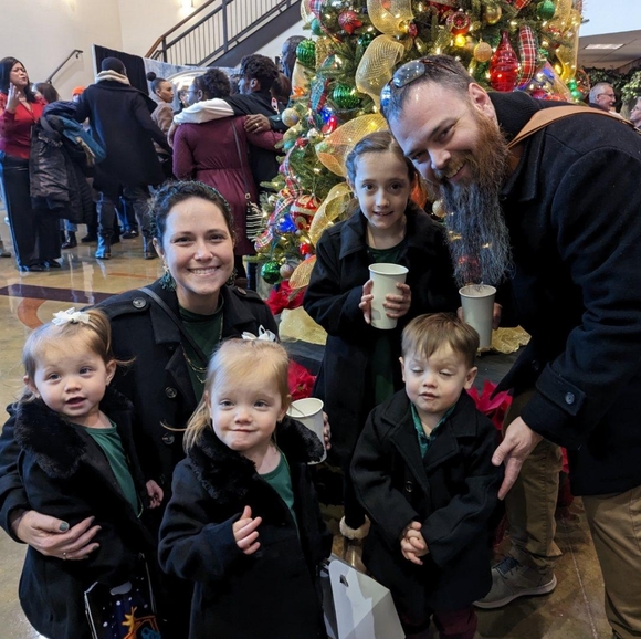 Meet your Posher, Lauren - Picture 7 of 7